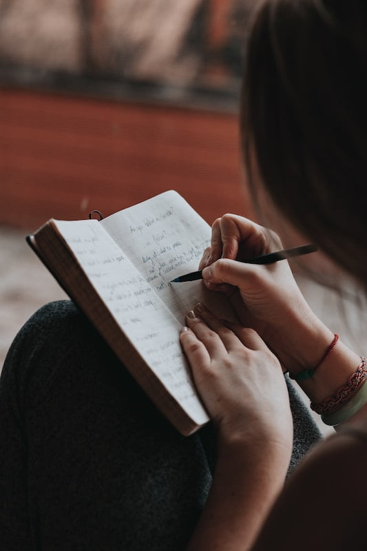 écrire son journal pour mieux se comprendre
