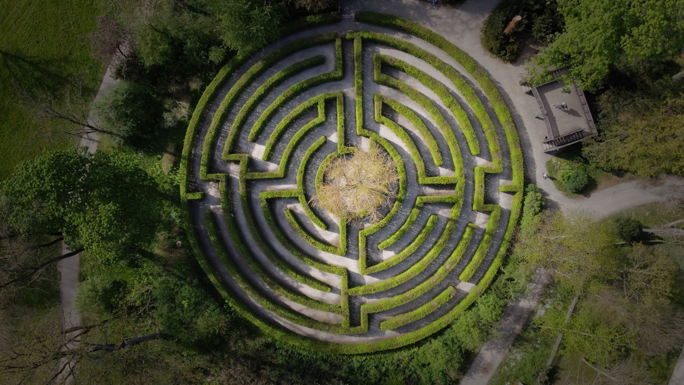 pensées labyrinthe défusion psychothérapie