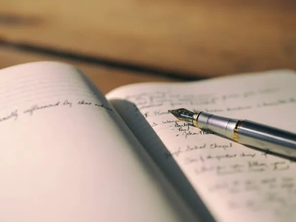 Ecrire son journal intime à la main, bienfaits