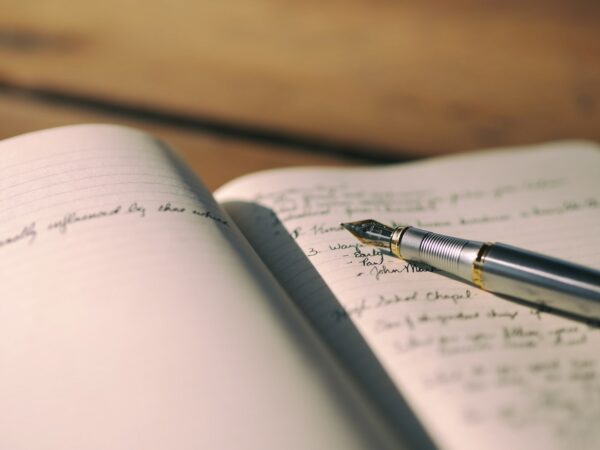 Ecrire son journal intime à la main, bienfaits
